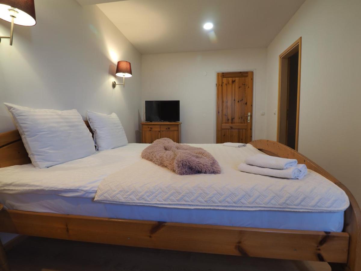 Guest house Sara Latin Extérieur photo