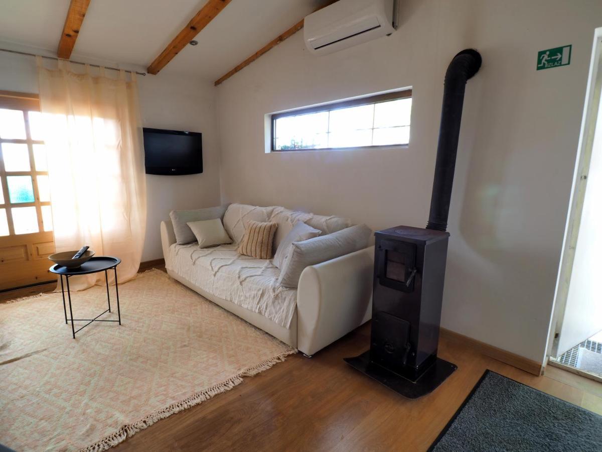 Guest house Sara Latin Extérieur photo
